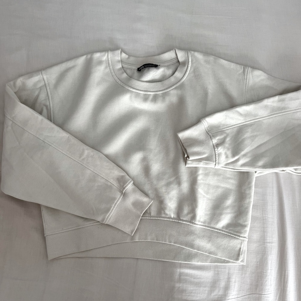 Zara - Cropped crew neck sweatshirt